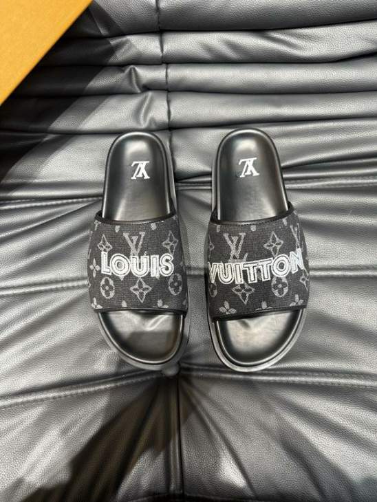 Picture of Louis Vuitton Slippers _SKULVsz38-45jc2h05031057